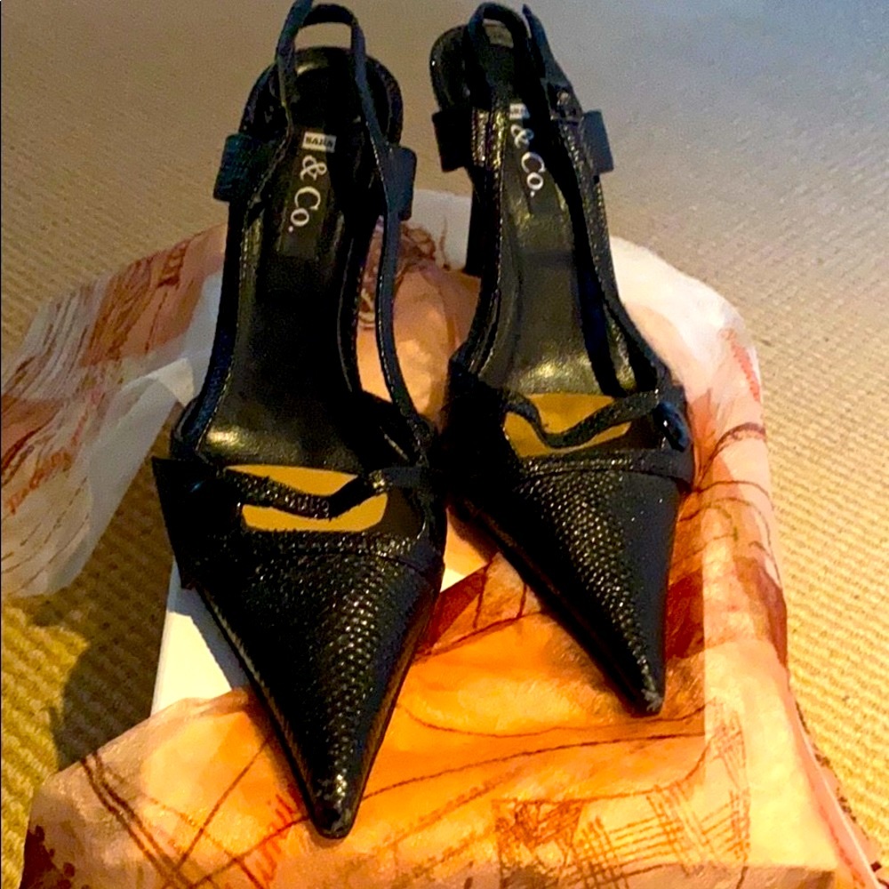 Sara & Co black leather shoes